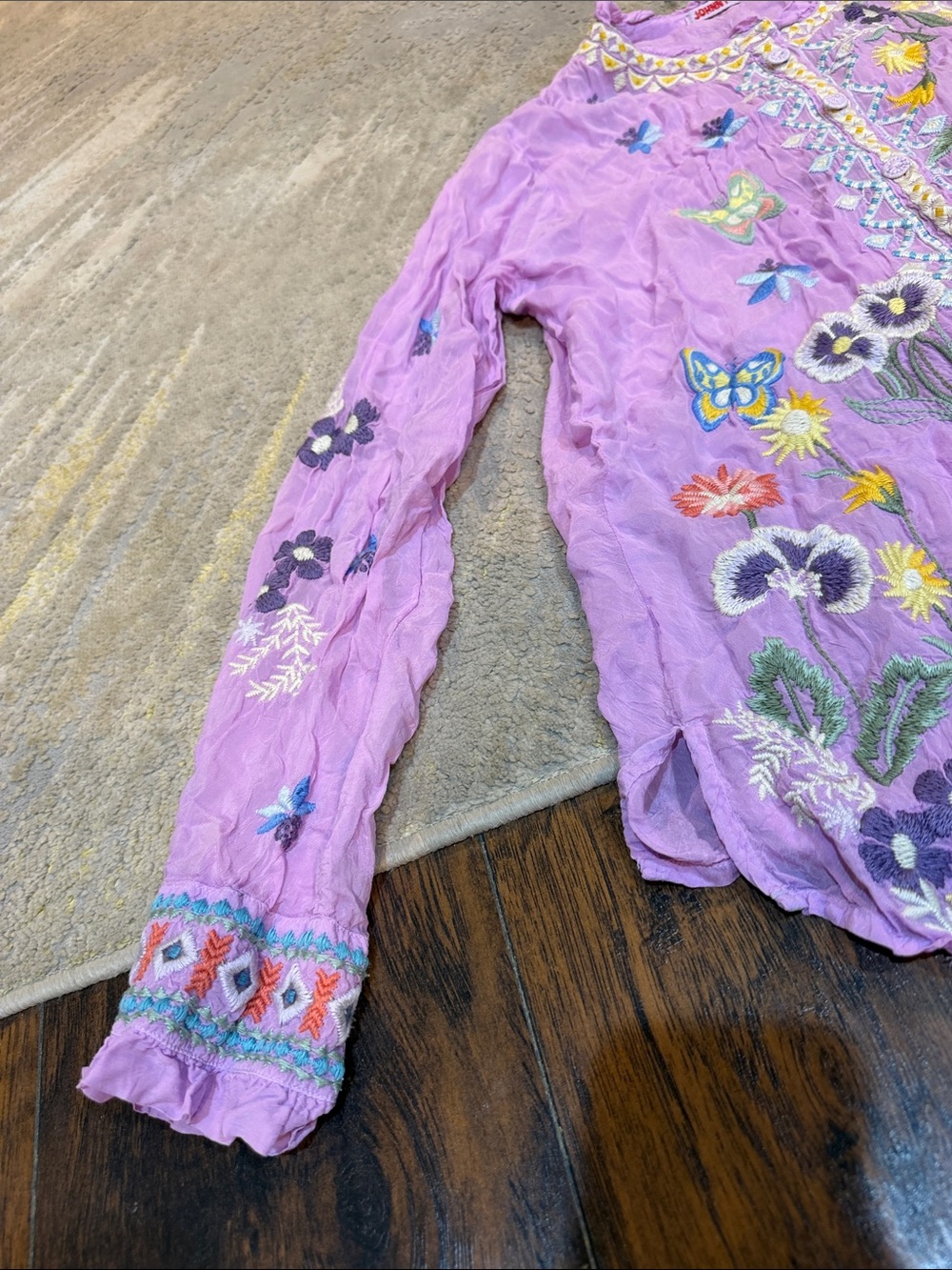 Johnny Was Minodora Blouse In Lavender Frost In Pink size M in EUC - Picture 3 of 12